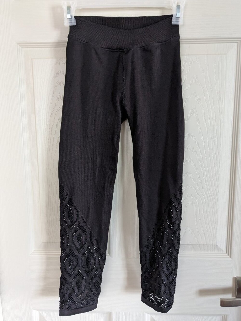 FREE PEOPLE FP Movement RARE Active Capri Leggings XS/S Black